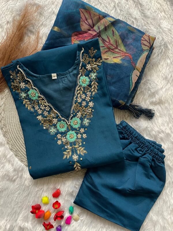 Gulnaaz Embroidered Kurti Set