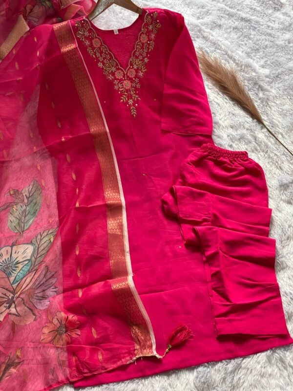 Gulnaaz Embroidered Kurti Set - Image 13