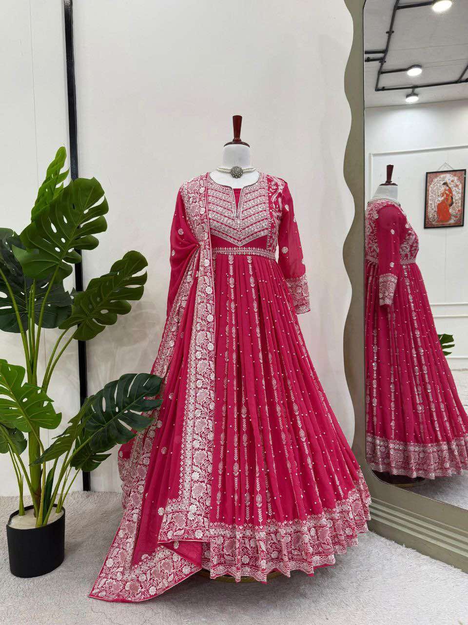 Noor Luxe Embroidered Gown Set - Image 3