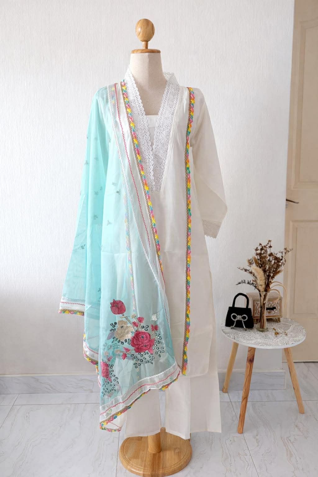 Saanvi Lace Kurti Set - IN STOCK - Image 3